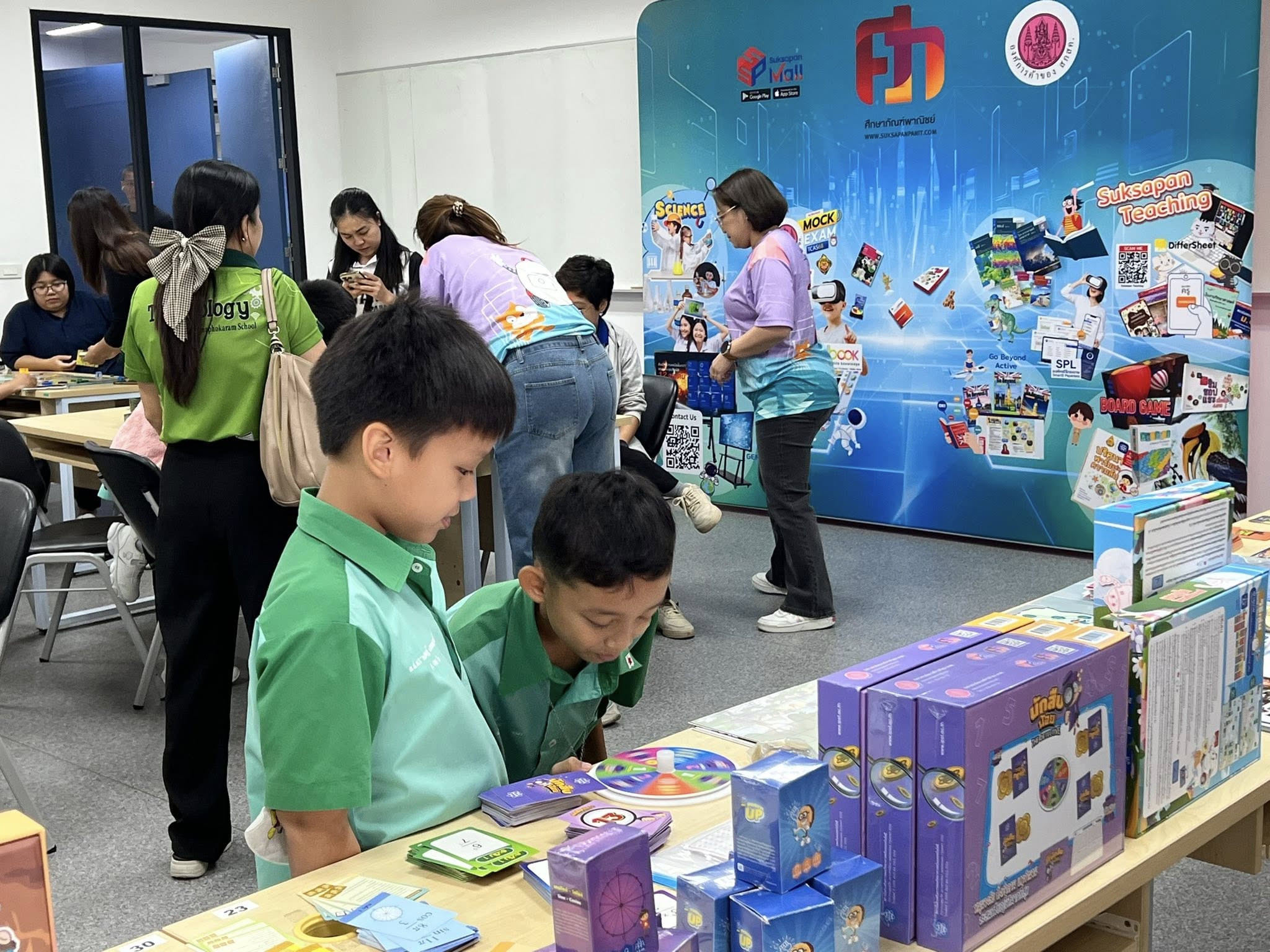 ภาพบรรยากาศห้องกิจกรรมของบอร์ดเกมการศึกษา Walk rally ที่สถาบันเทคโนโลยีไทย-ญี่ปุ่น ชั้น 5